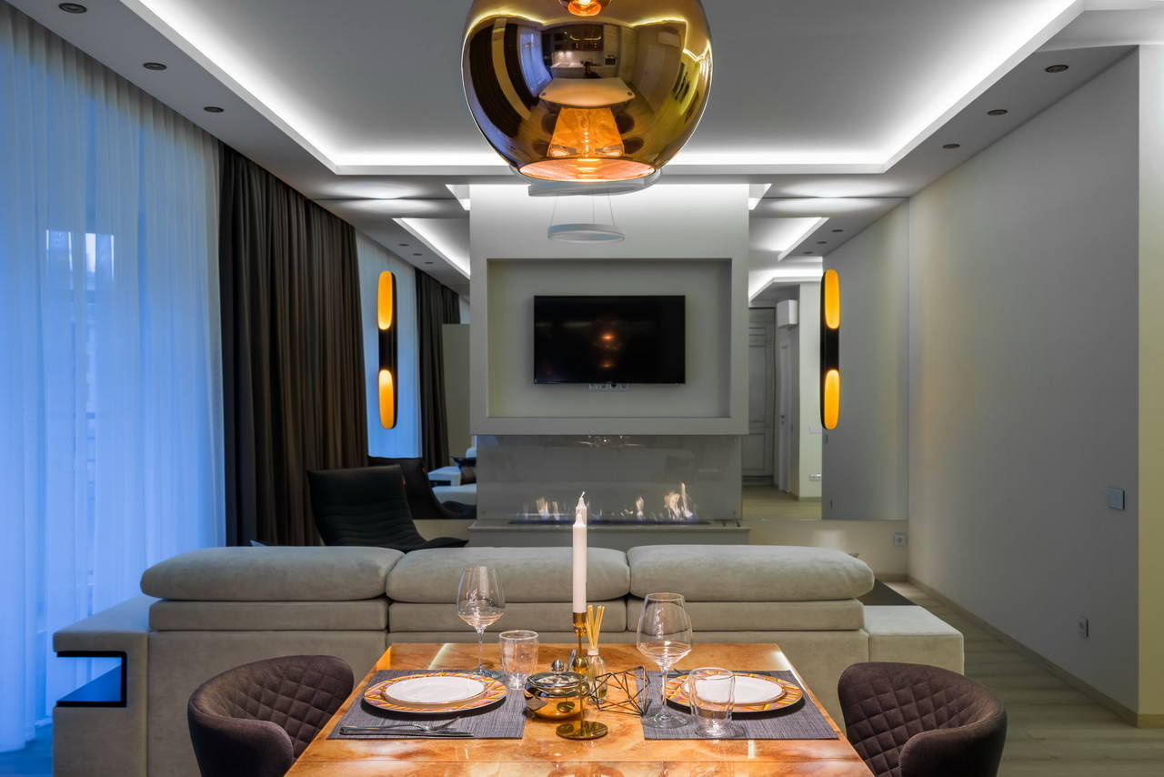 Houzz тур: Оникс, медь и зеркала в центре Петербурга