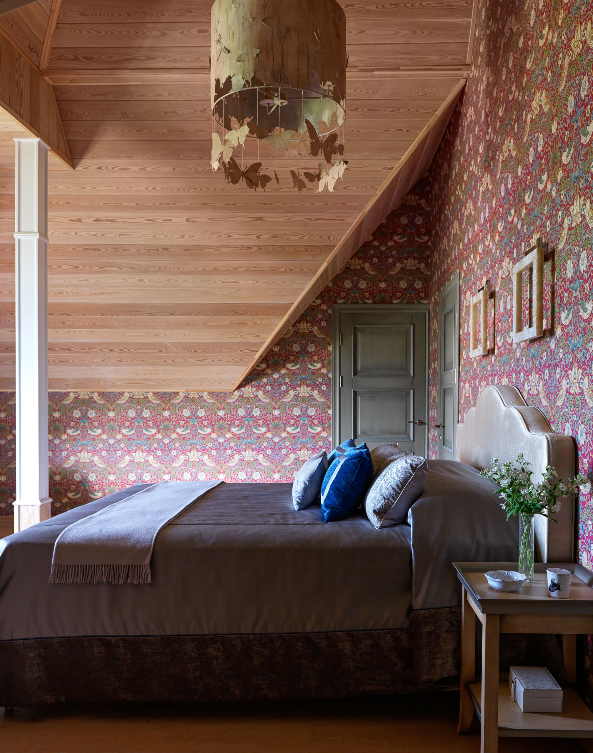 Houzz тур: Загородный дом с дроздами, стрекозами и бабочками