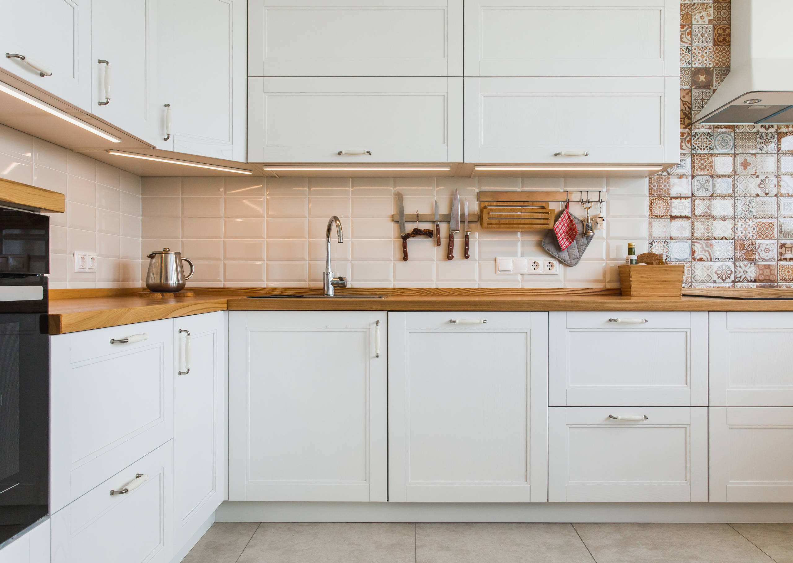 В гостях: Трехкомнатная квартира с умной планировкой и амбарной дверью