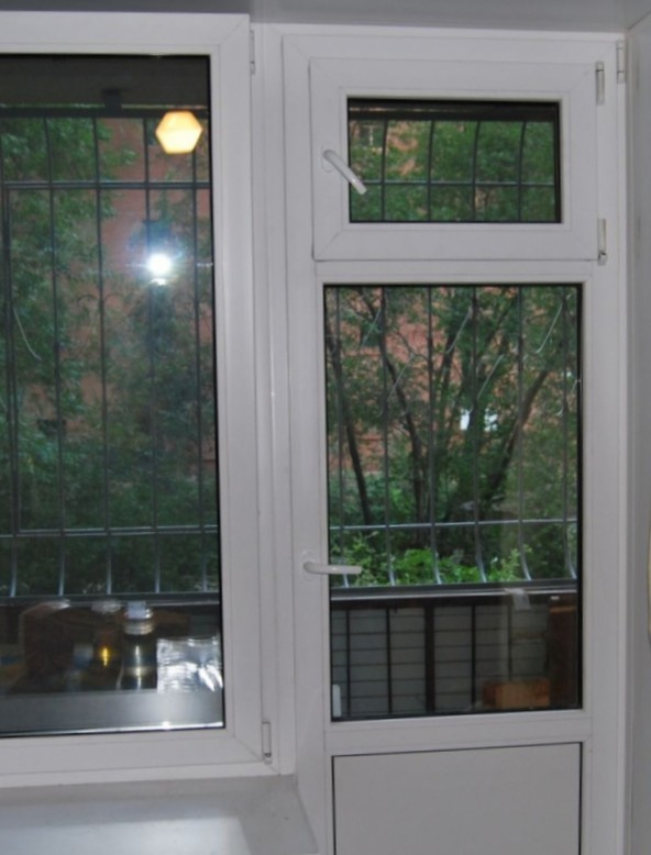 Вопрос: Как сделать форточку в пластиковом окне