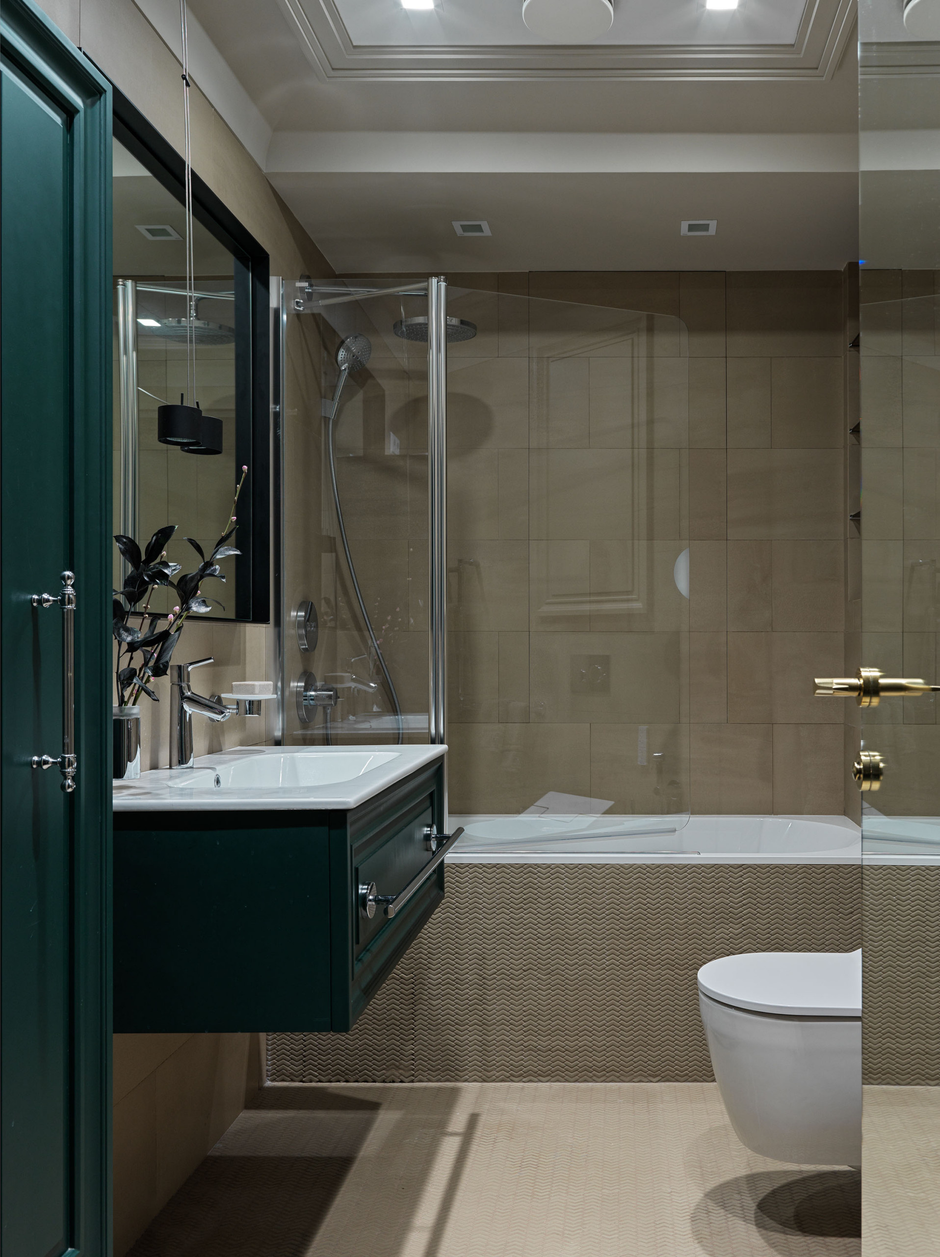 Houzz тур: Уютная квартира для поклонницы керамики и живописи