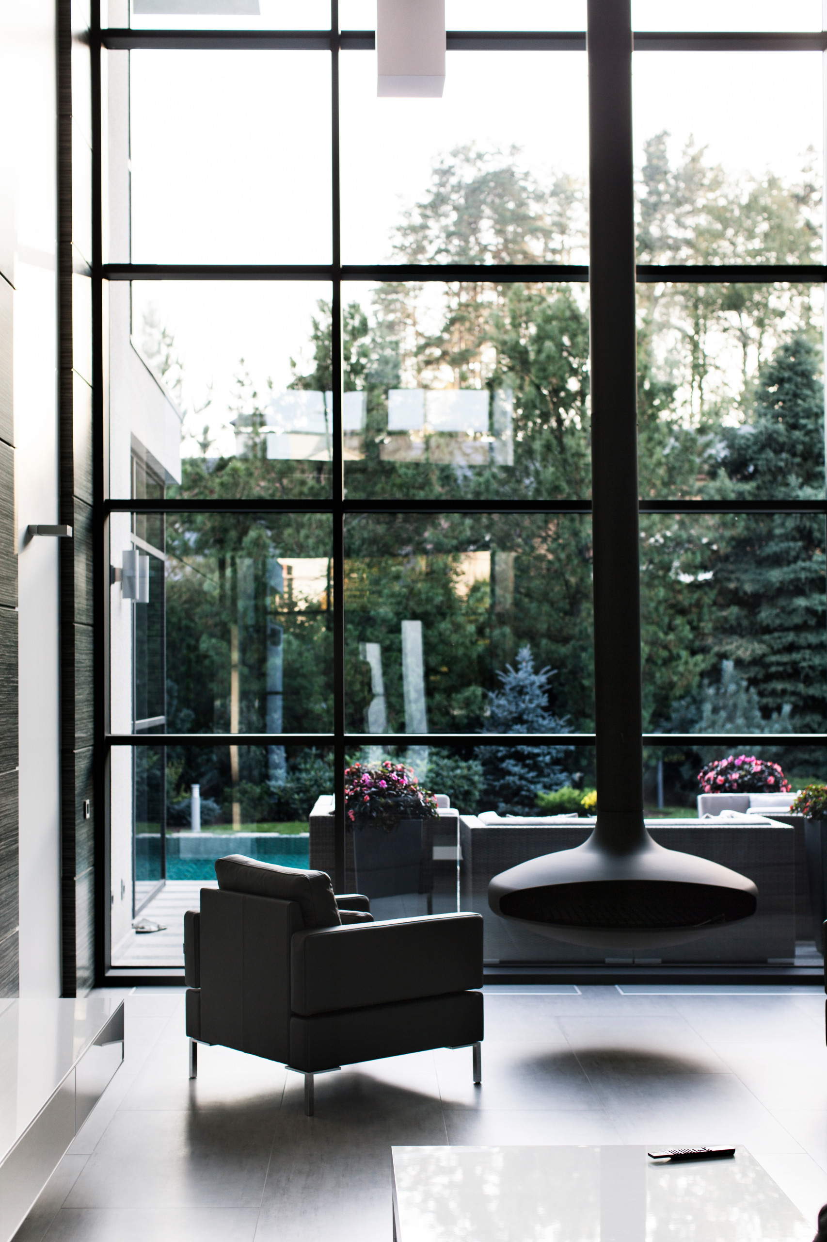 В гостях: Минимализм в Подмосковье, где сад интегрирован в дом