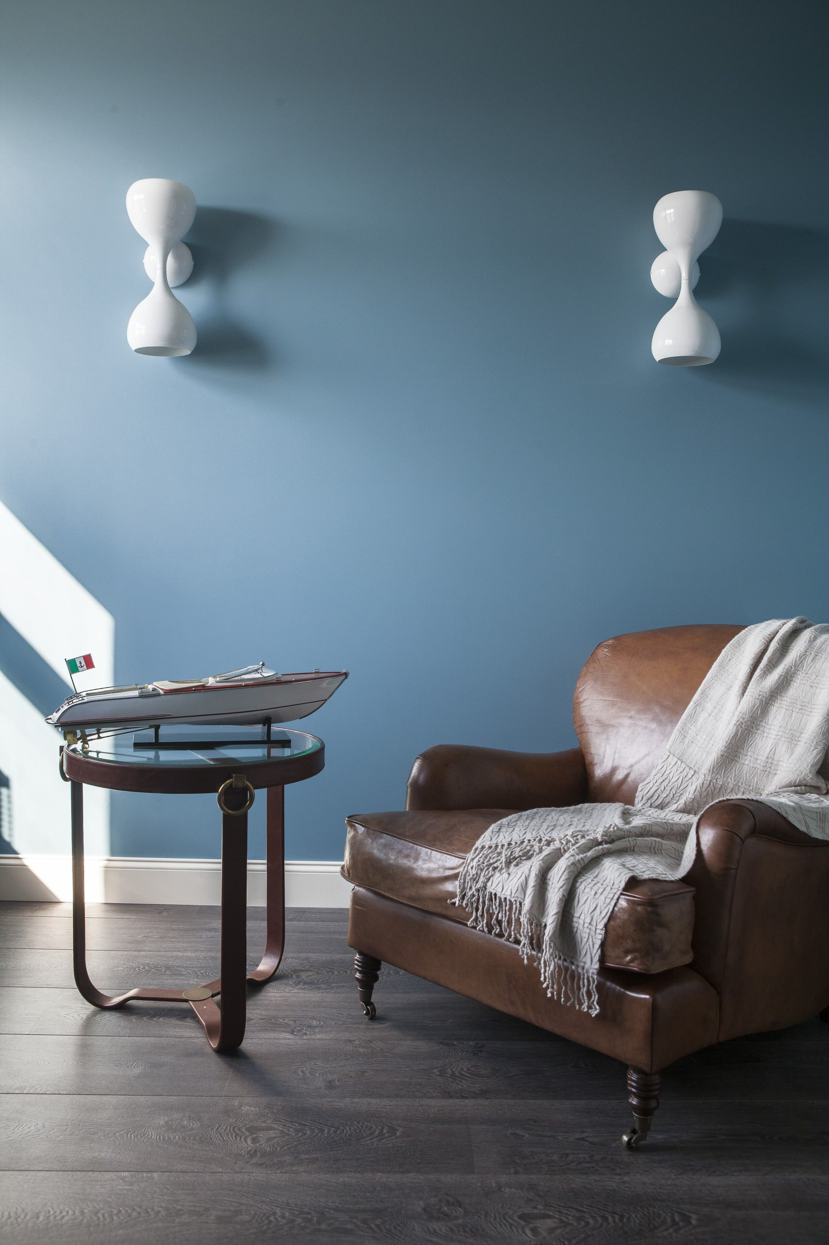 Houzz тур: Смелые обои и ванна-будуар в квартире нестандартной формы