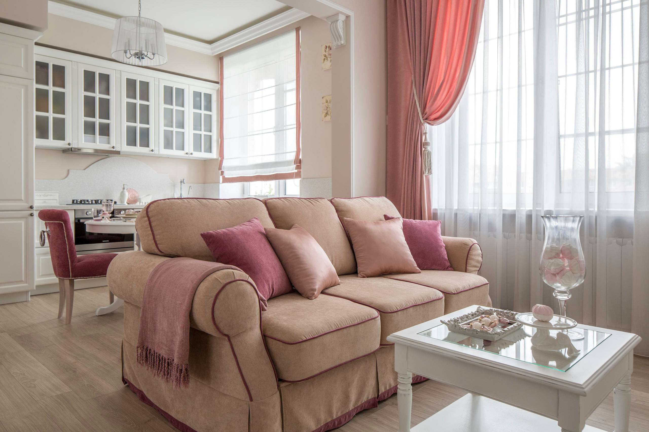 В гостях: Квартира в цветочных оттенках для молодой семьи