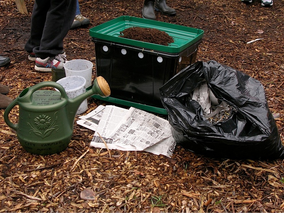 Хороший вопрос: Как сделать компост на даче и не перетрудиться