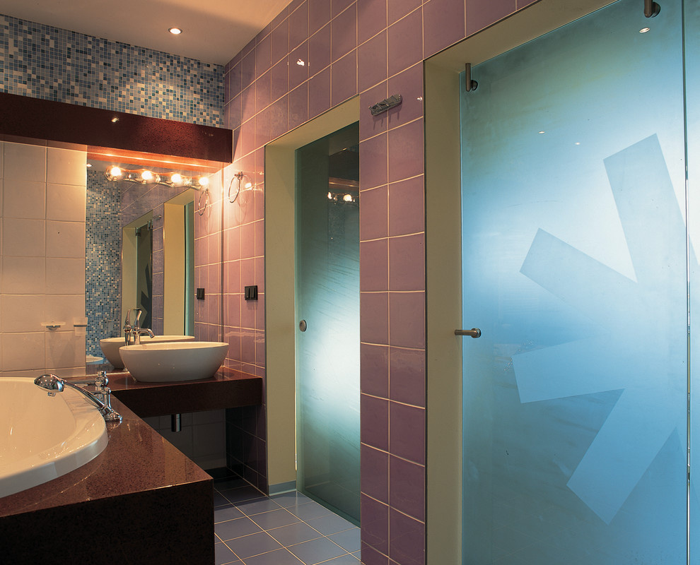 Материалы: Как cтекло меняет облик ванной комнаты