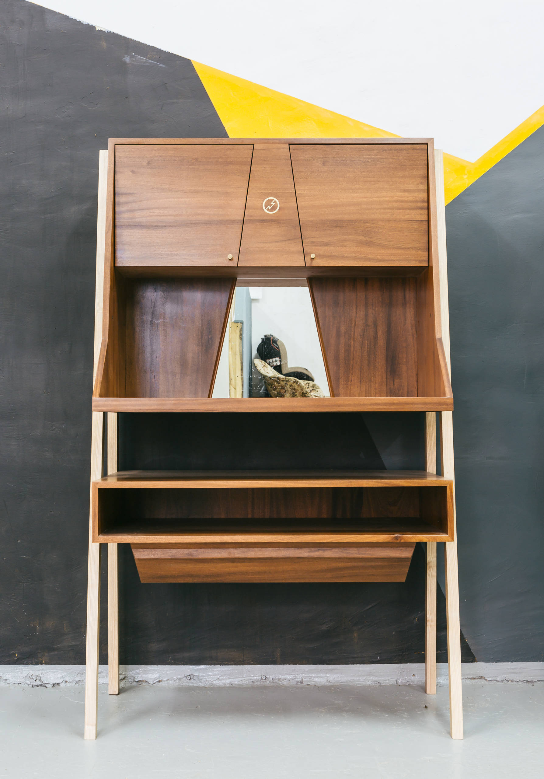 Портрет: Деревянная мебель от мастерской Stameska