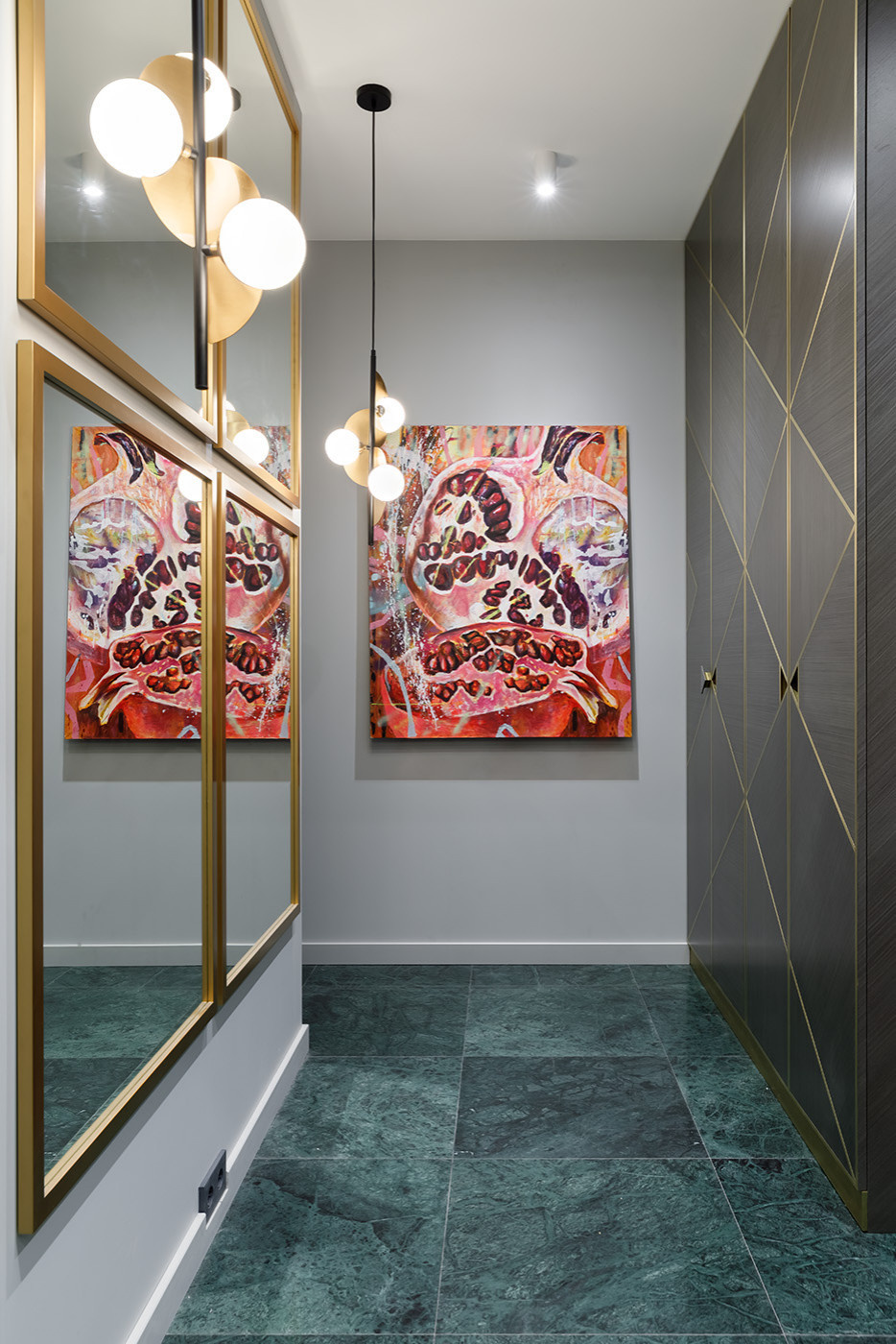 Идеи для узких коридоров и тесных прихожих: убрать нельзя оставить