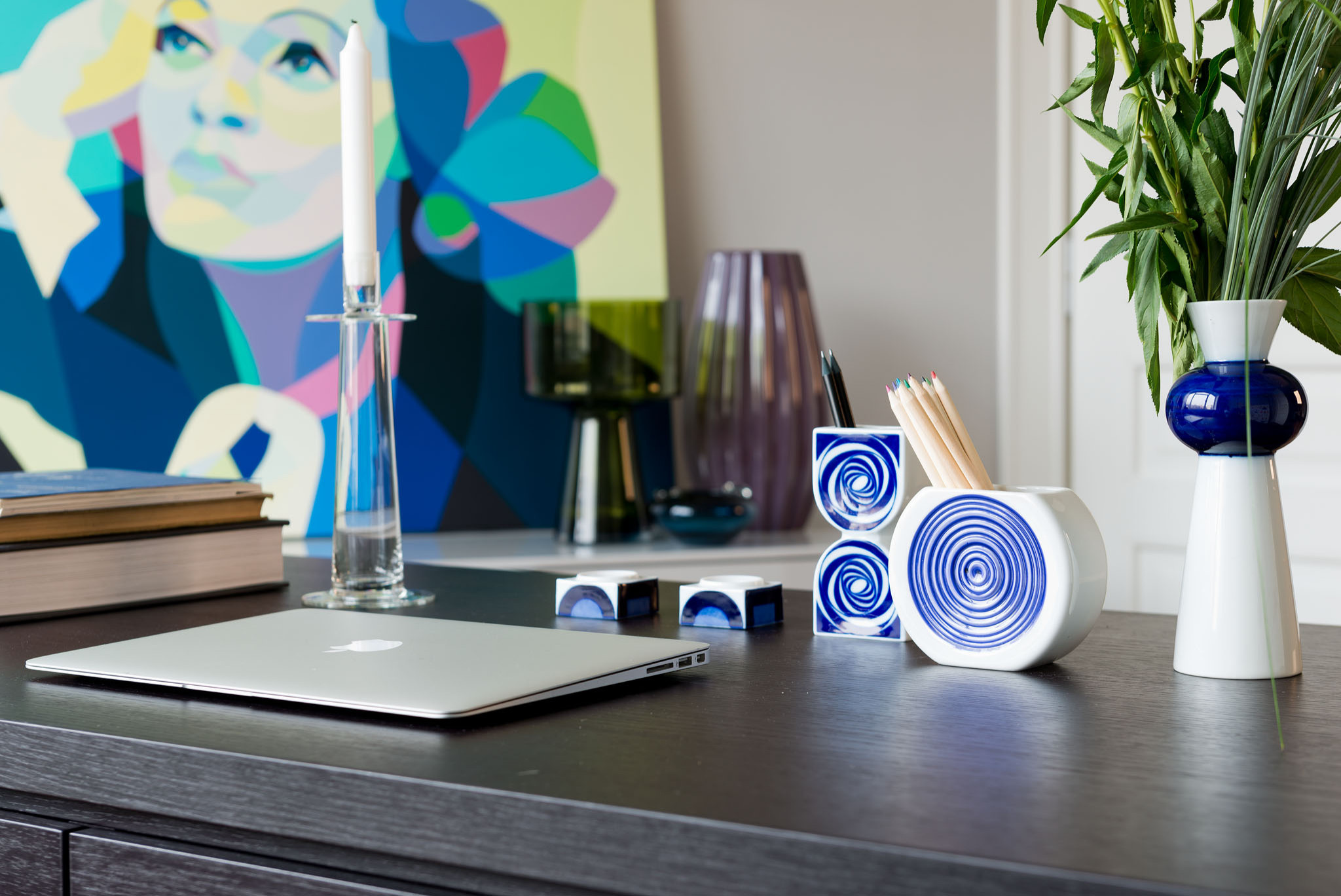 Без следов: Какие средства хороши для ухода за мебелью