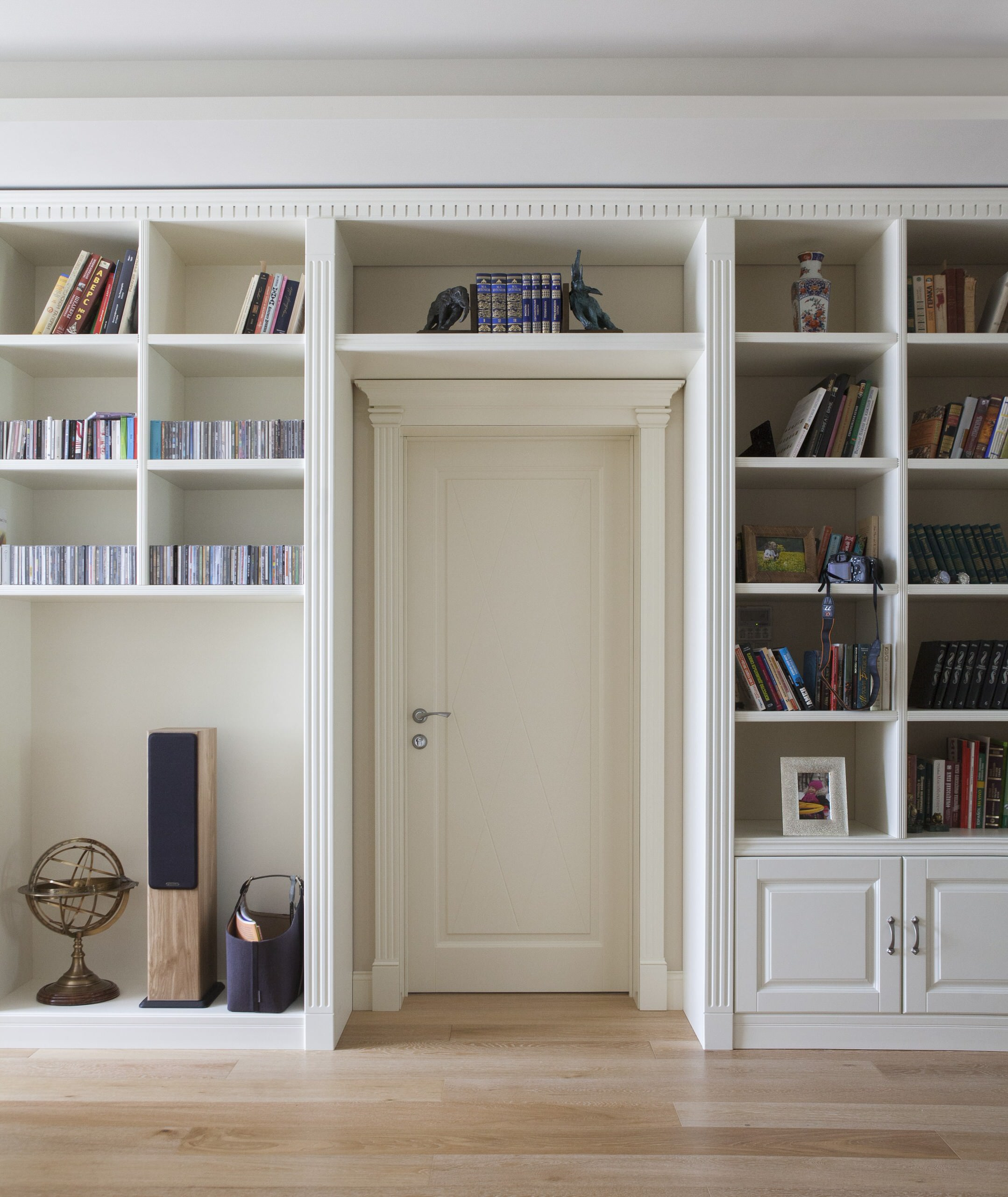 Houzz тур: Смелые обои и ванна-будуар в квартире нестандартной формы