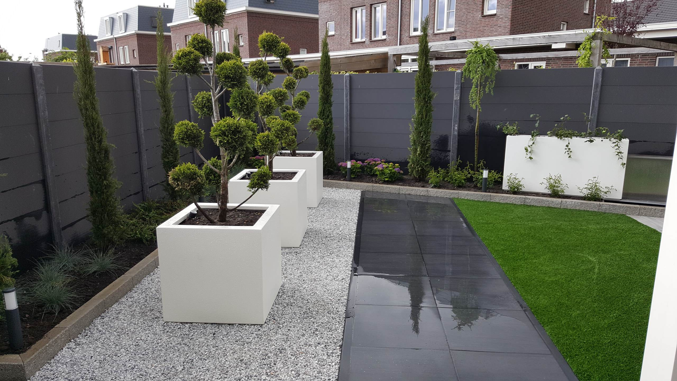 Вопрос: Чем заменить землю для растений в горшках