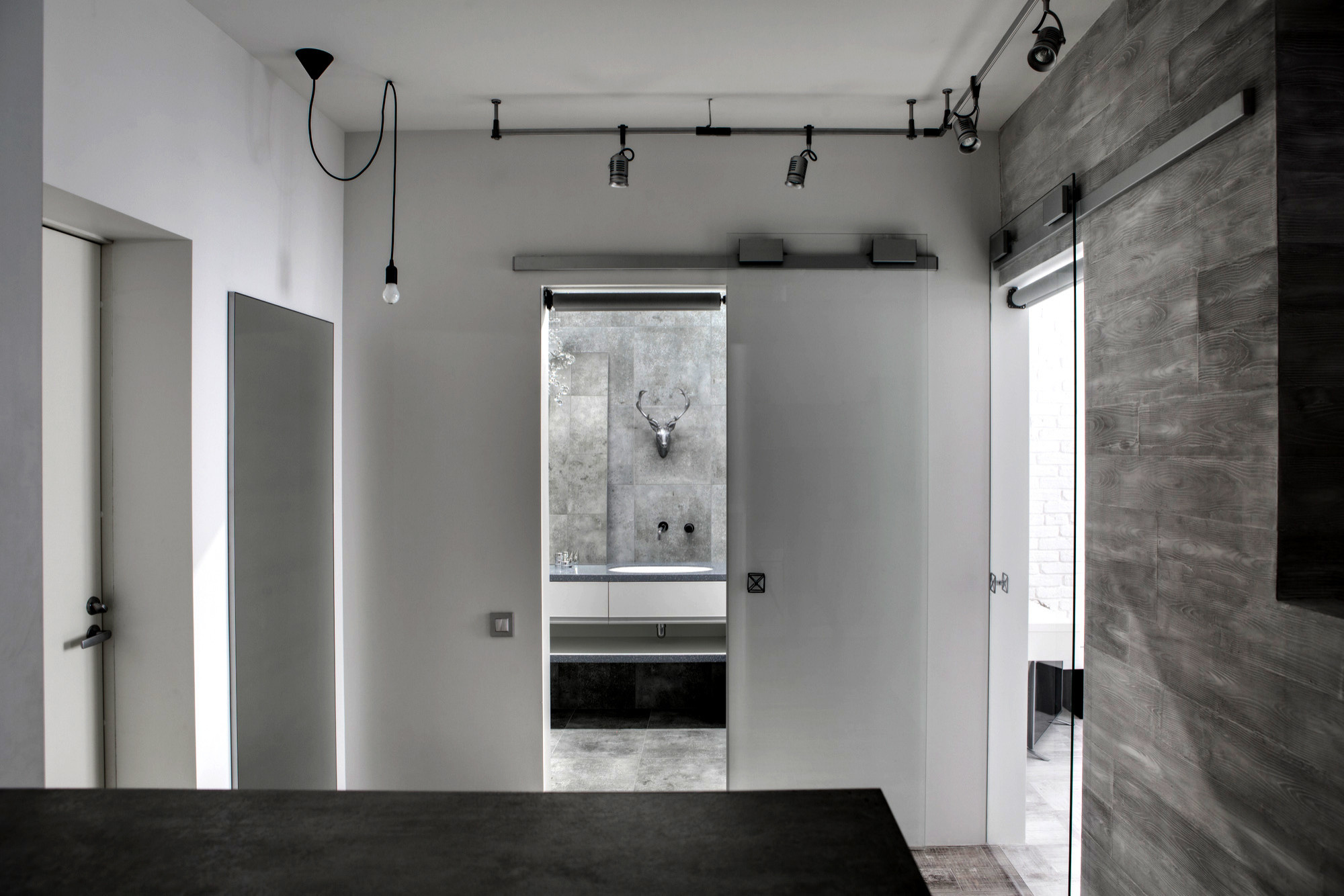 Houzz Украина: Ода серому цвету в брутально-романтичном интерьере