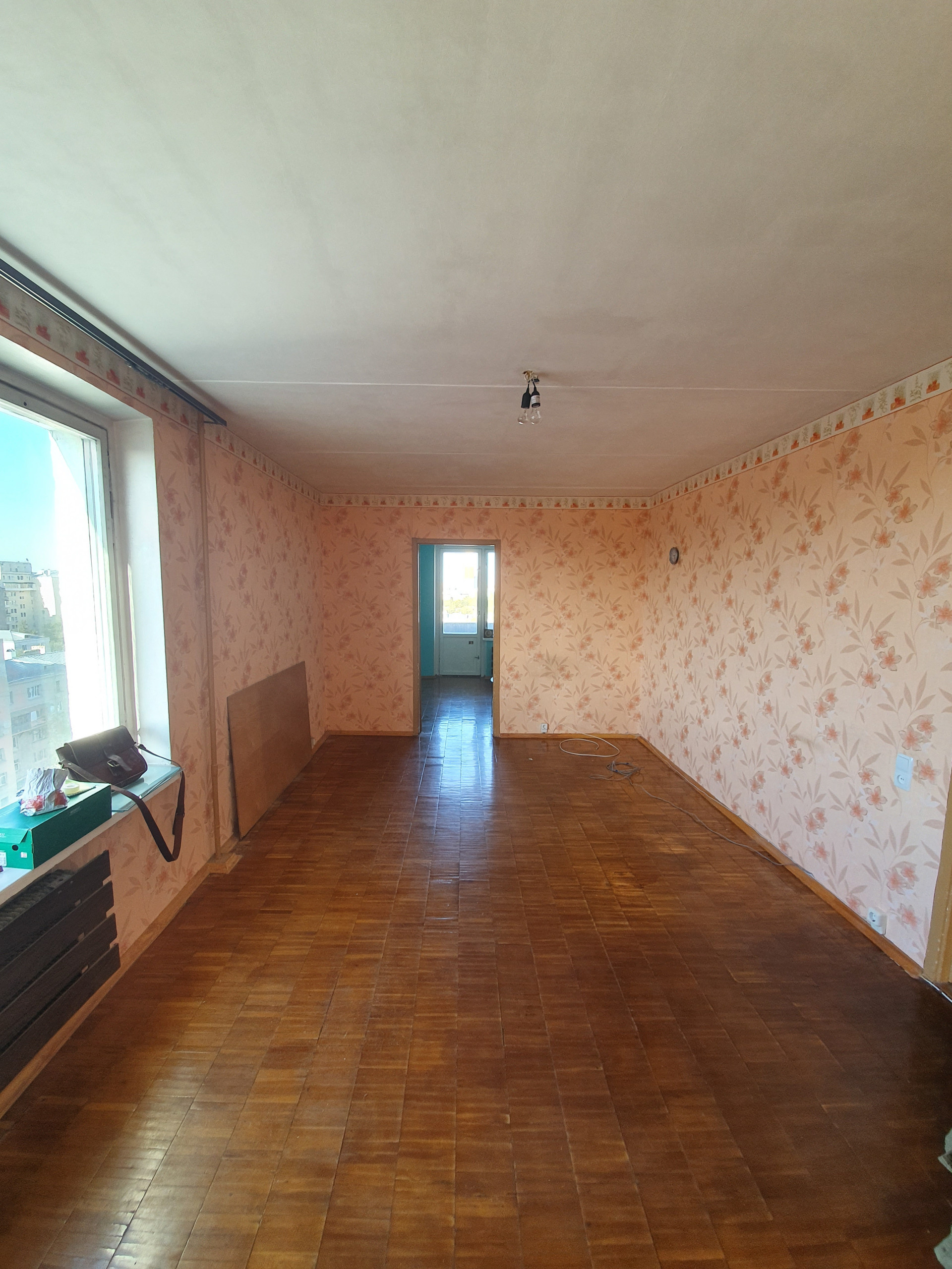 В гостях: Квартира с антикварным буфетом и быстрым ремонтом