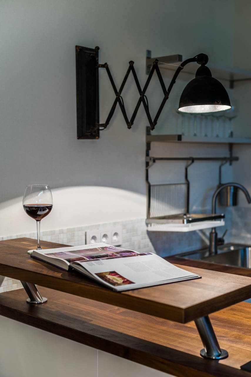 Houzz тур: Квартира с панорамными окнами и прозрачной гардеробной