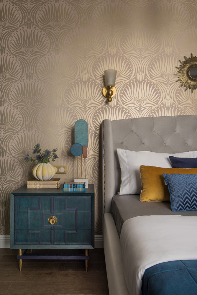 Houzz тур: Квартира с кухней в 6 кв.м и яркими дверными проёмами