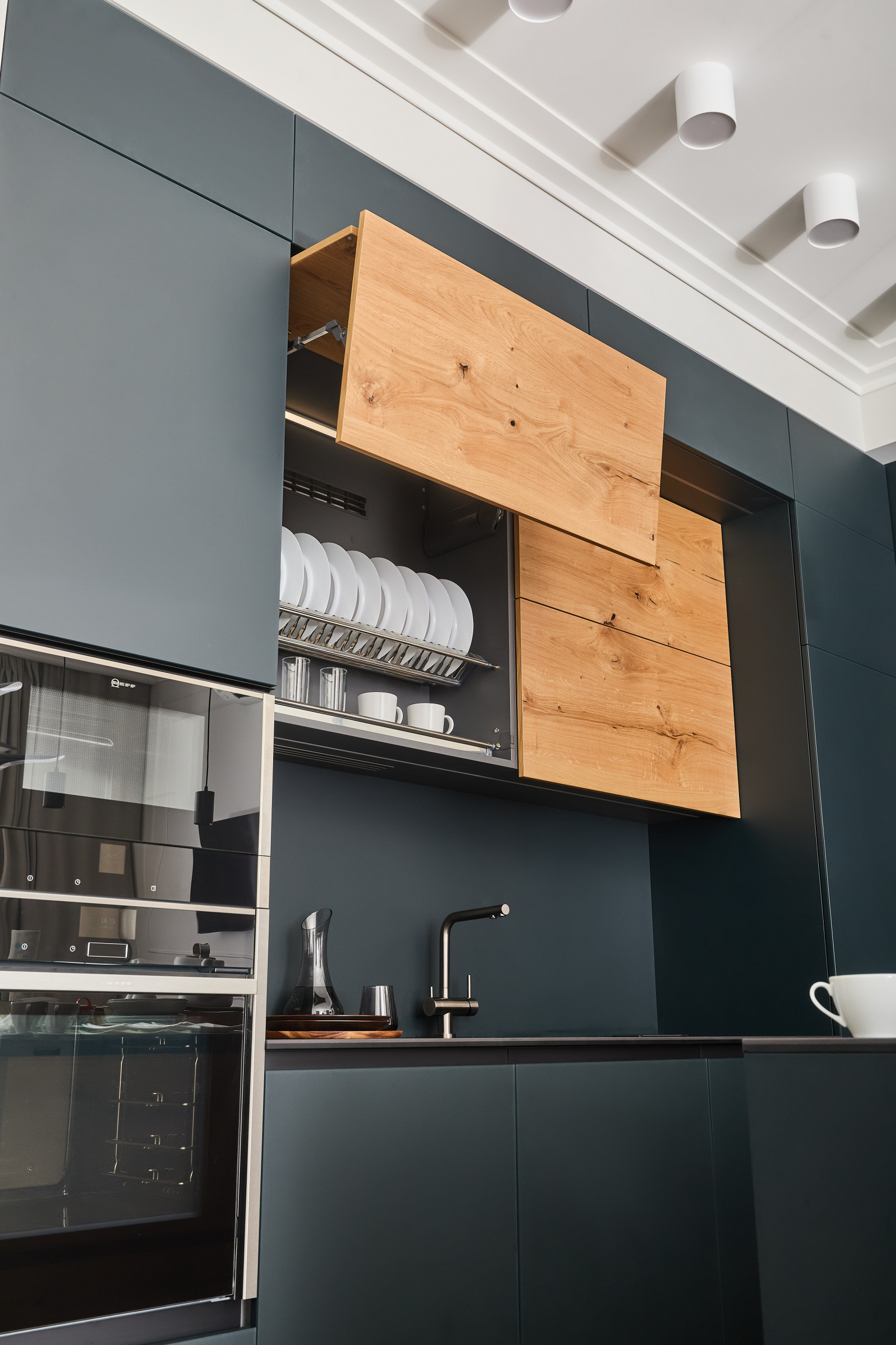 Верхний ярус: Что важно учитывать при размещении кухонных шкафов