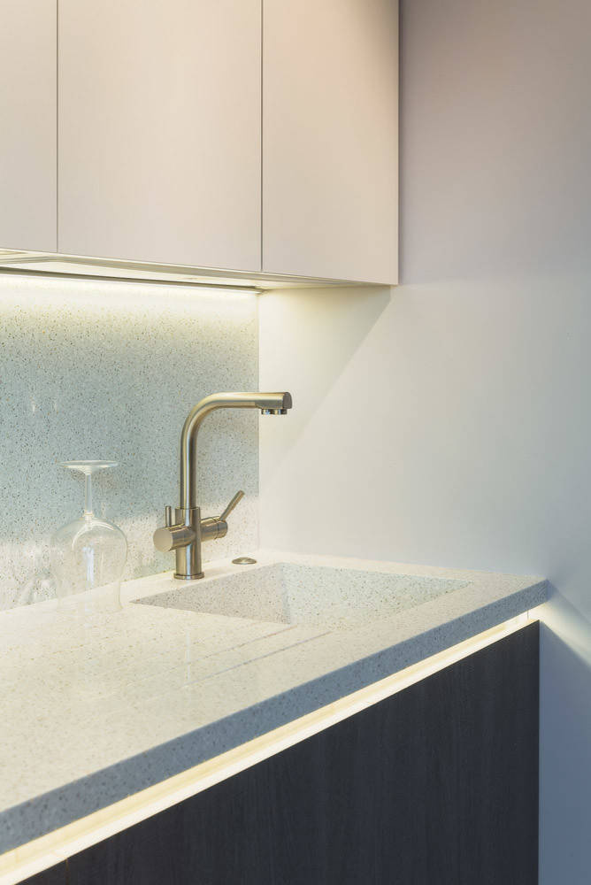 Houzz тур: Оттенки песка и меда в квартире с идеальным порядком