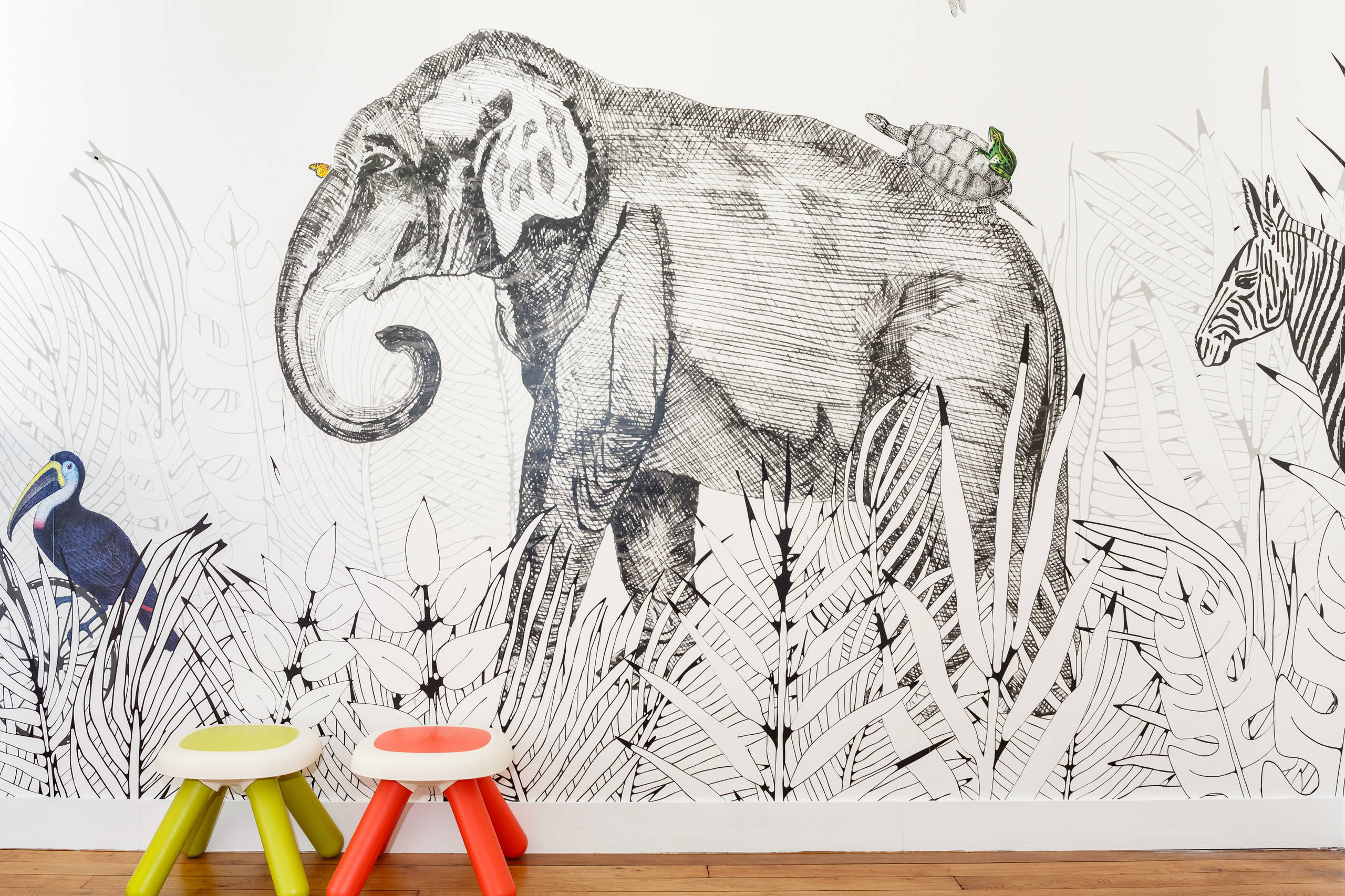 Прием: Обои с монохромным рисунком