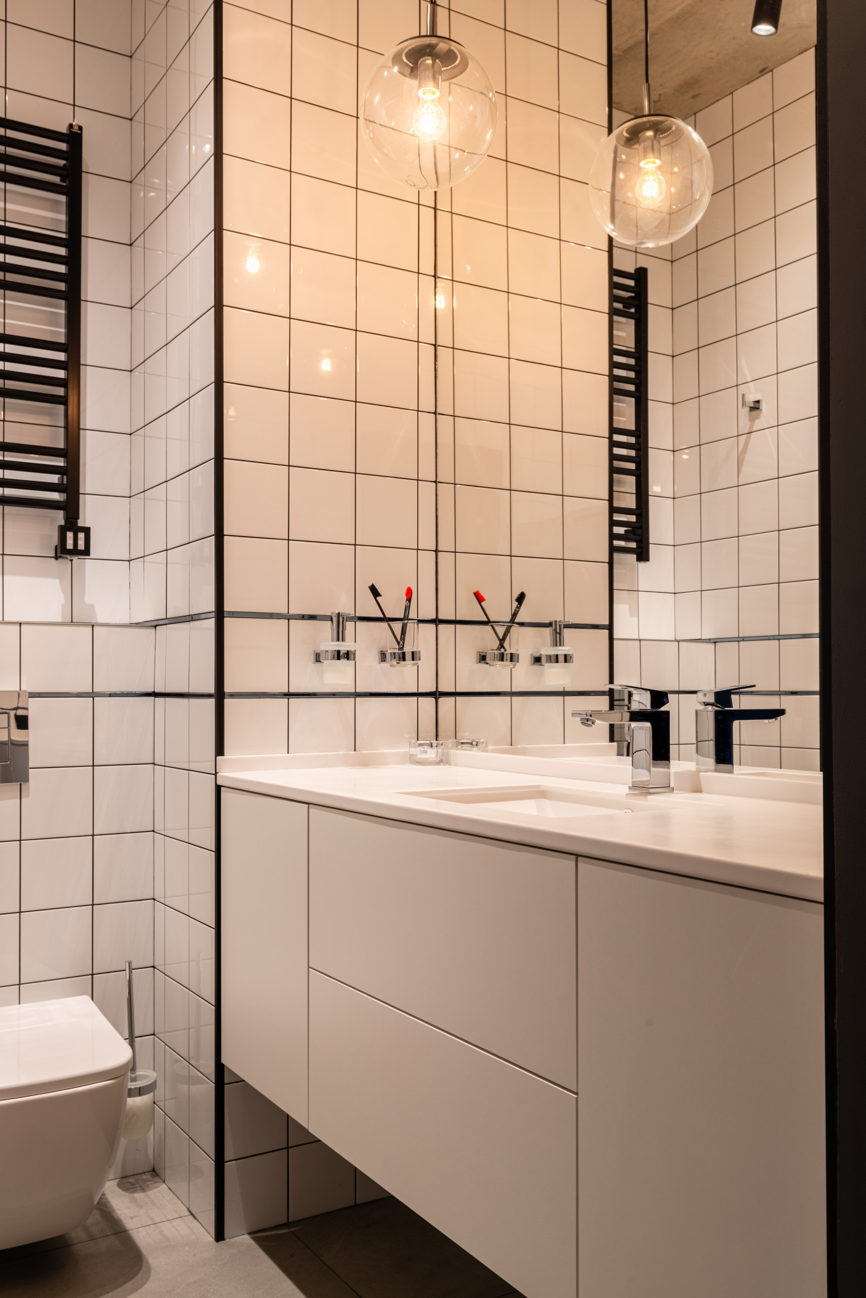 Проект недели: Графичная ванная комната для семьи с ребенком