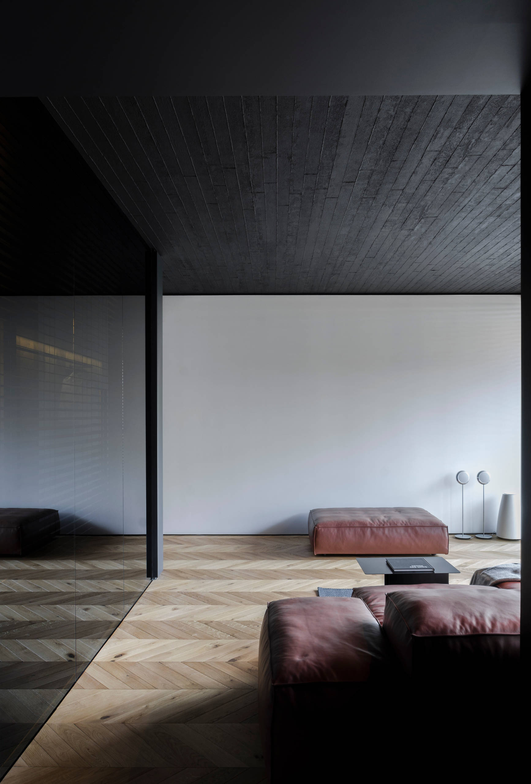 Зачем вам: Укладывать пол без плинтуса