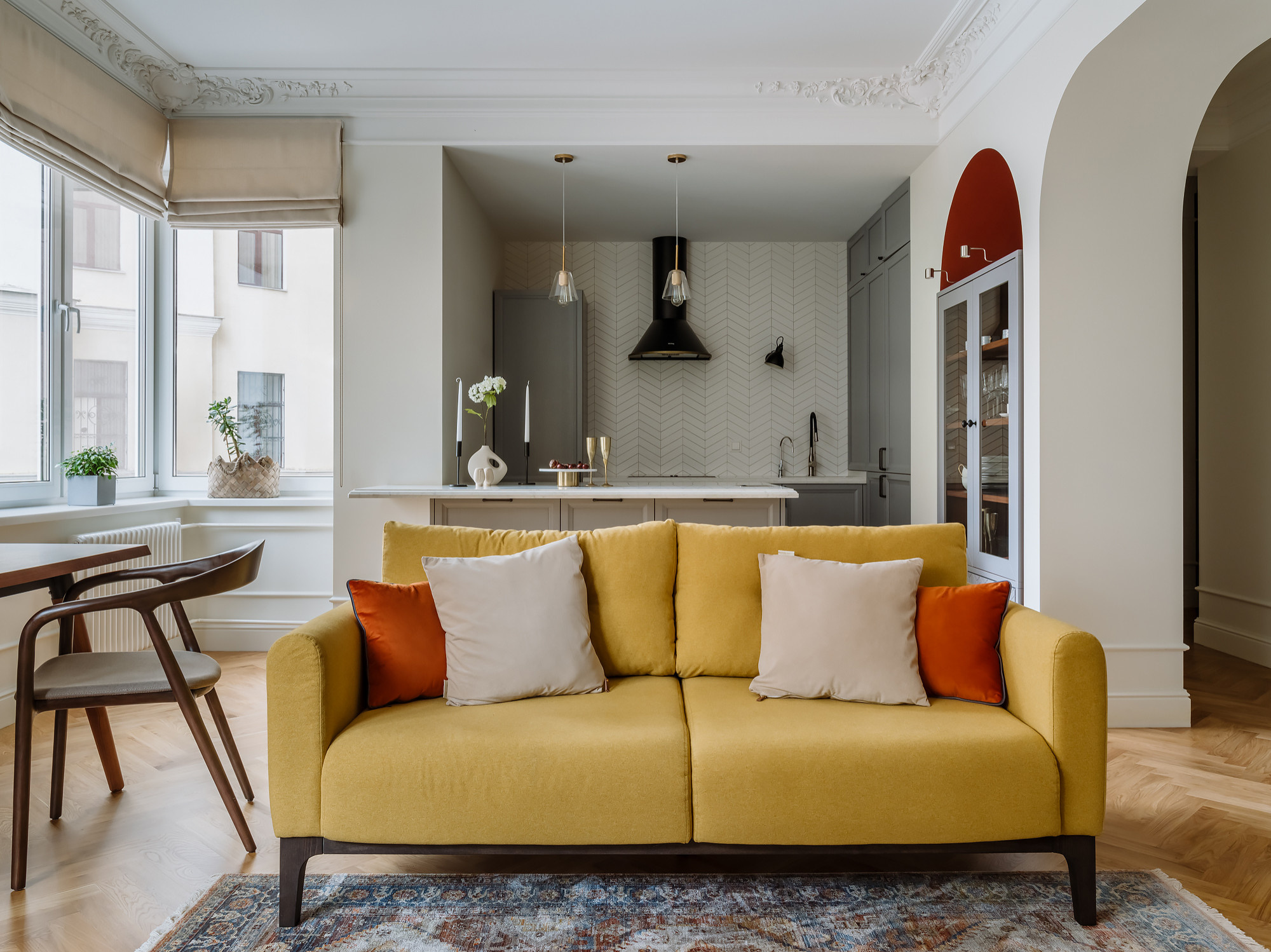 До и после: Микс неоклассики и 1960-х в квартире в центре Москвы