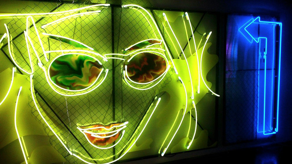 Чудо света: Цветной и окрашенный свет в интерьере