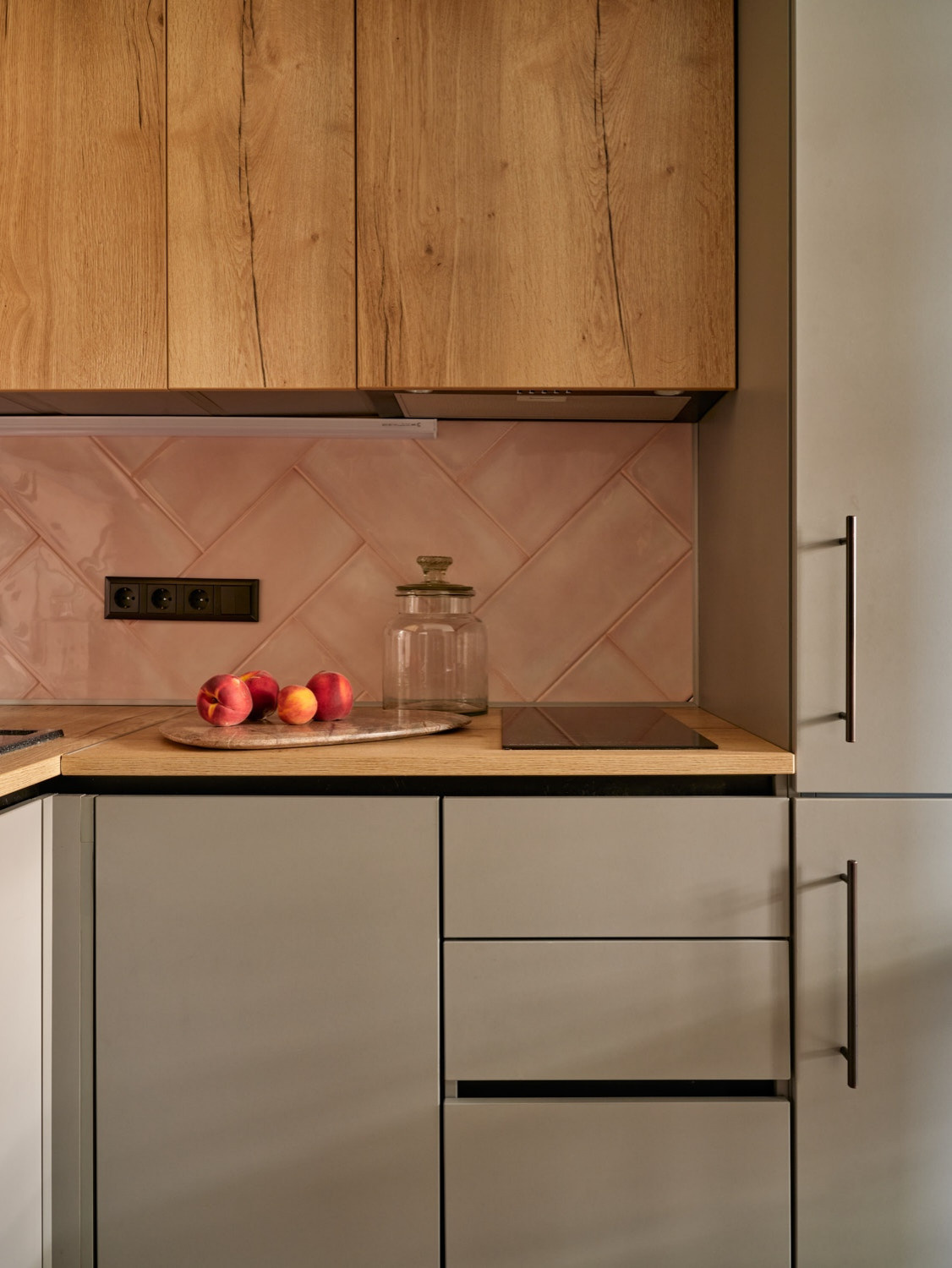 Поиск планировки: 3 плана + финал для студии-трапеции 28 кв.м