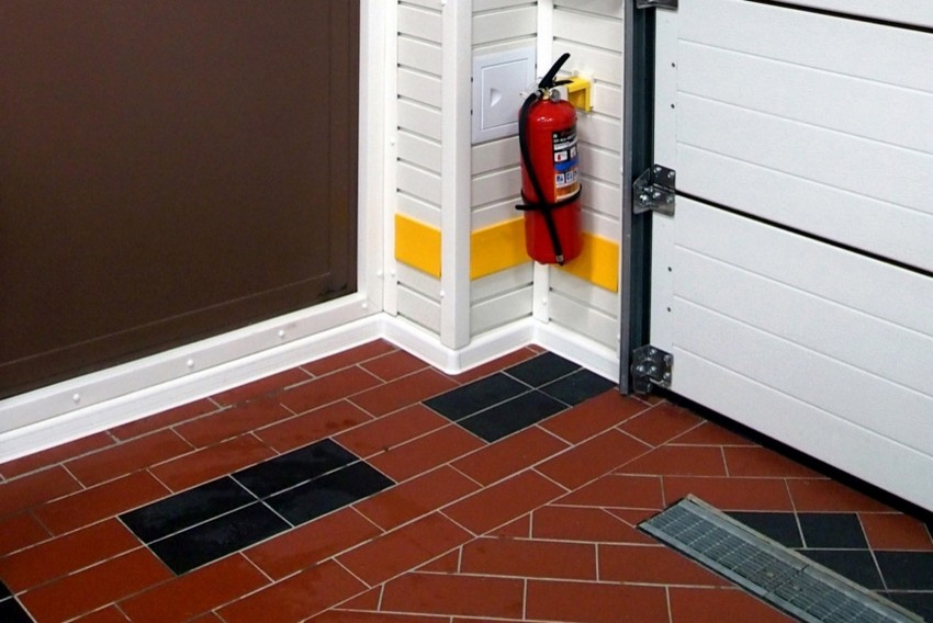 Вопрос: Как правильно утеплить гараж