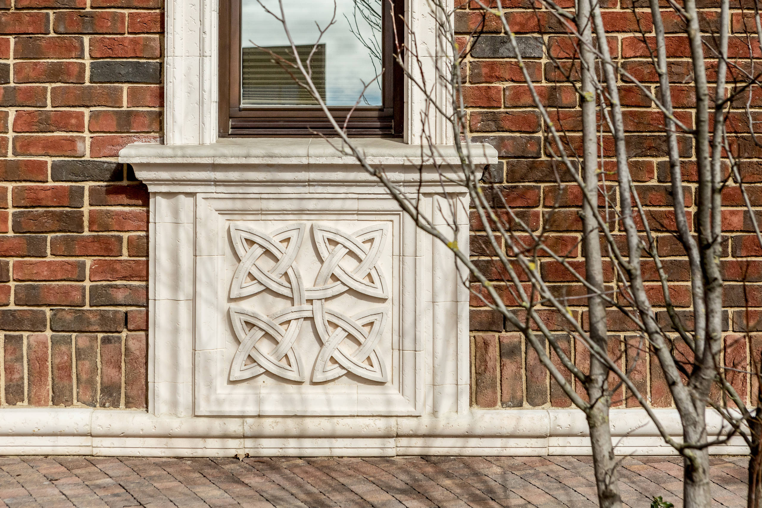 В гостях: Готика с подмосковным характером