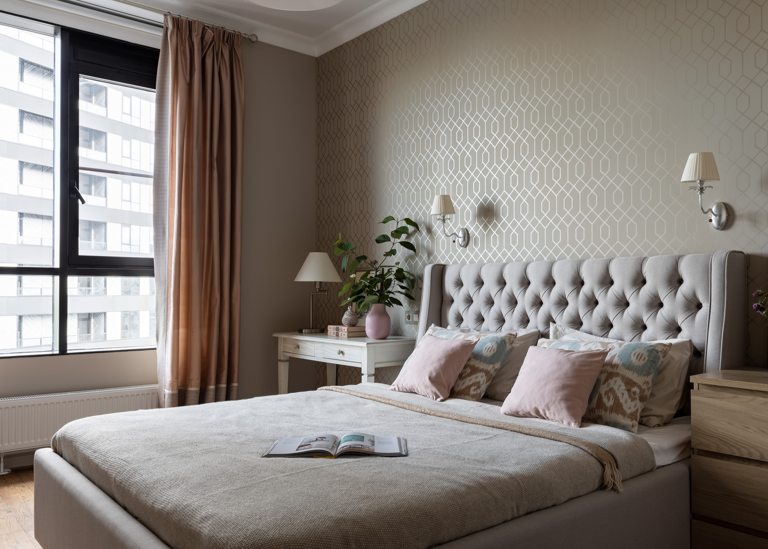 В гостях: Светлая неоклассика в Петербурге — с видом на озеро