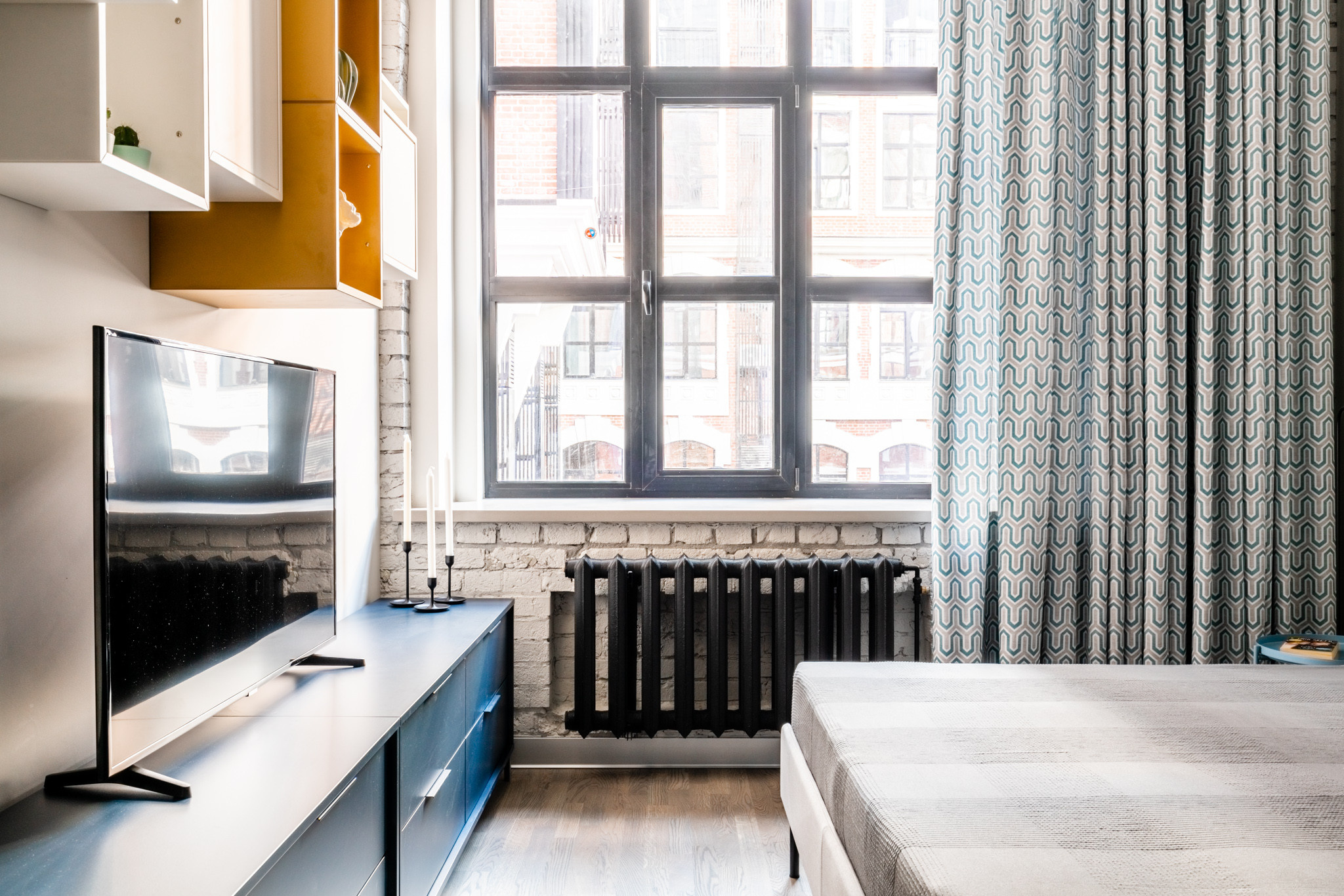 Houzz тур: Яркая студия как альтернатива лофт-пространства