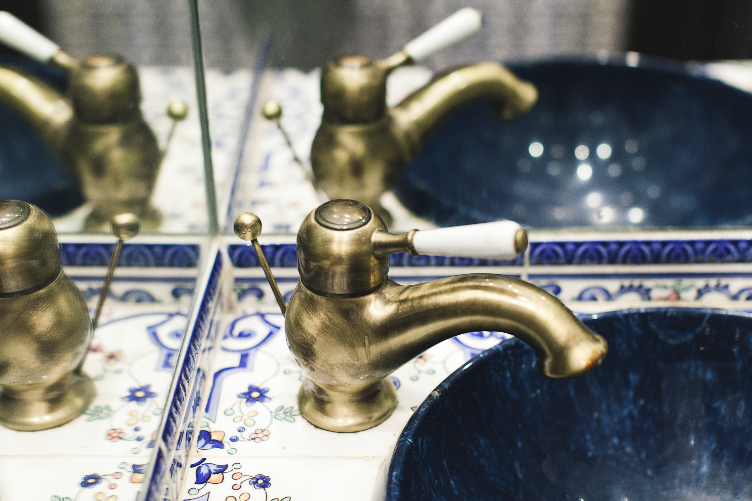 В гостях: Традиции лезгин на фоне интерьера с восточным уклоном