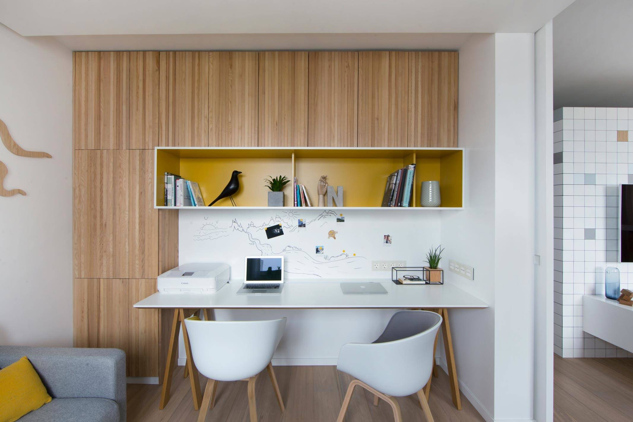 Houzz тур: Подиум в спальне, куб в гостиной