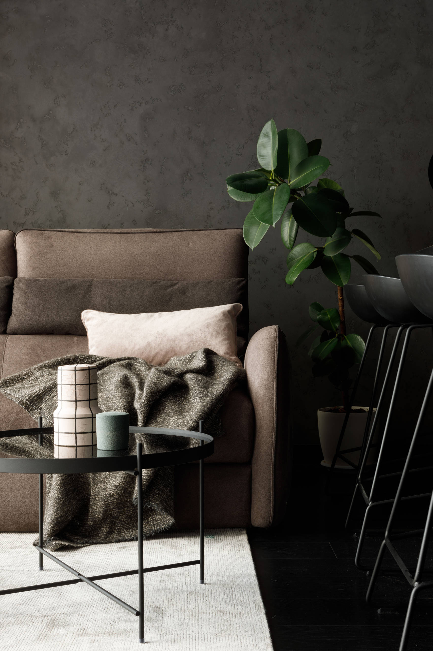 Houzz тур: 40 кв.м — студия в тёмных тонах