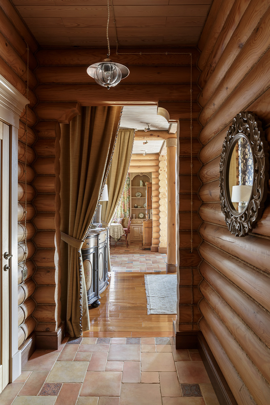 Есть проблема: Как установить дверь в деревянной избе