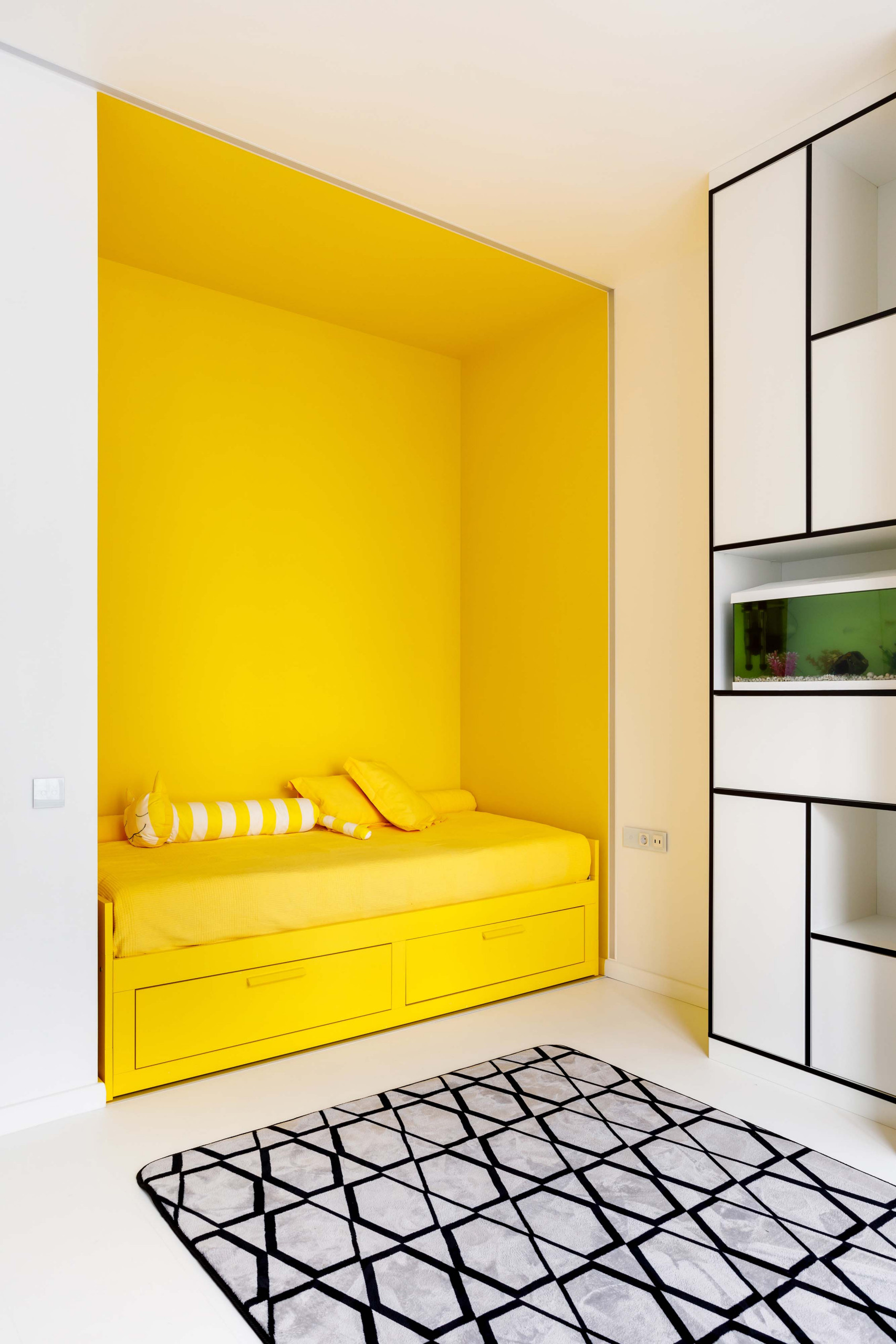 Houzz тур: Интерьер, как картина Мондриана