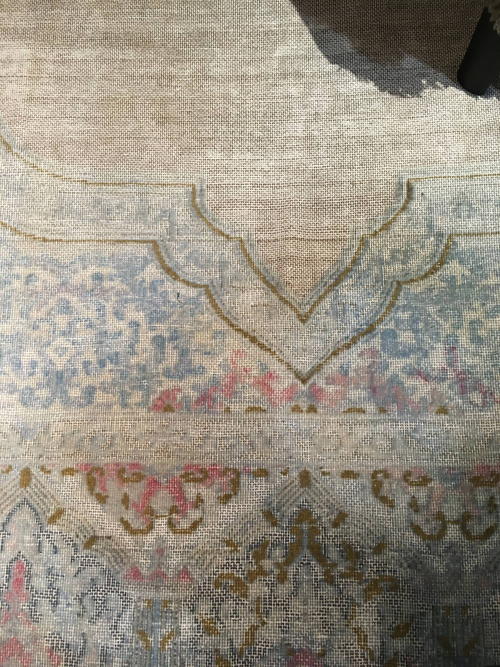 Микротренды: Чем модный ковер отличается от обычного