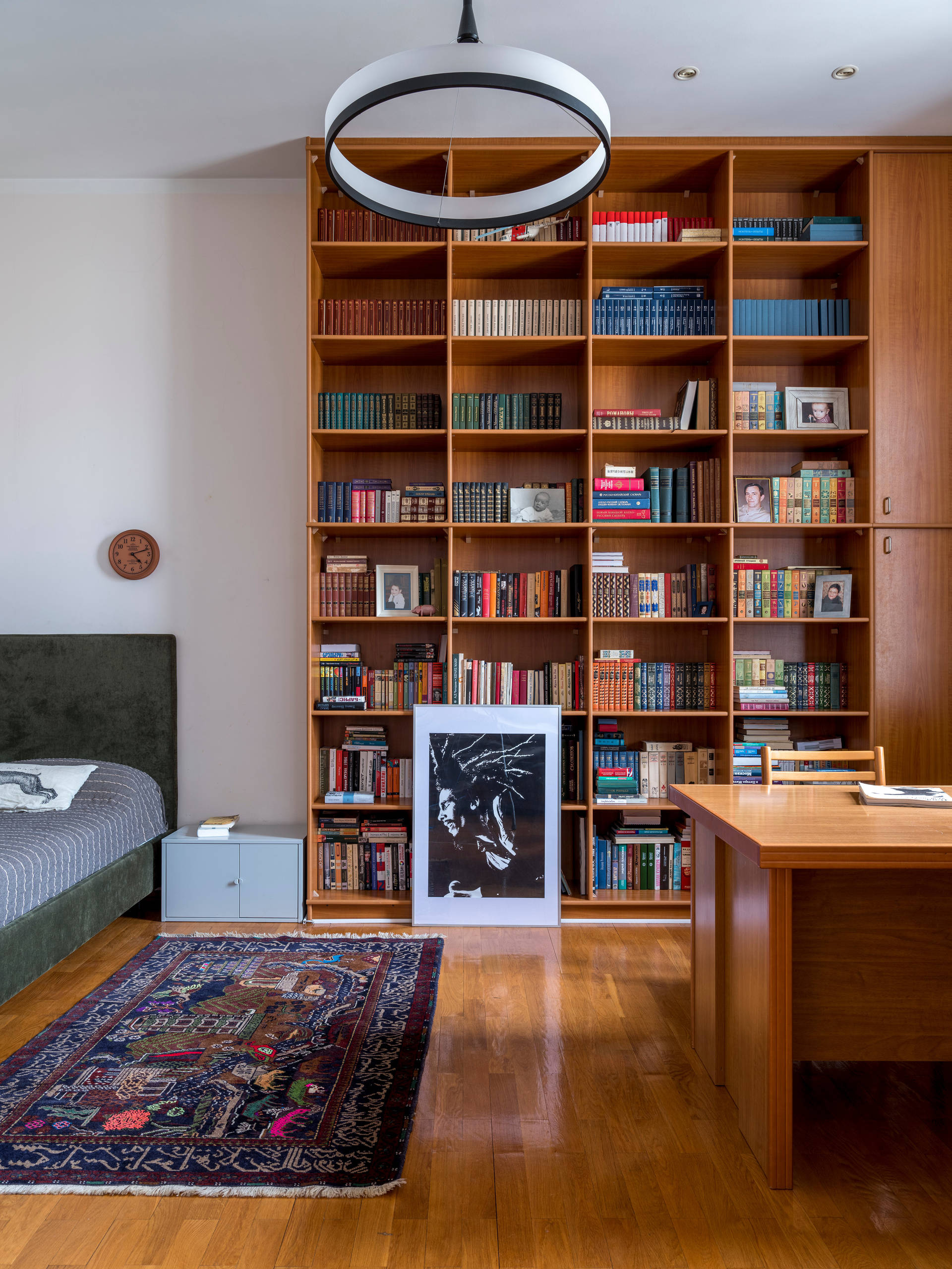 В гостях: Съёмная квартира, где живут декоратор и её коллекция