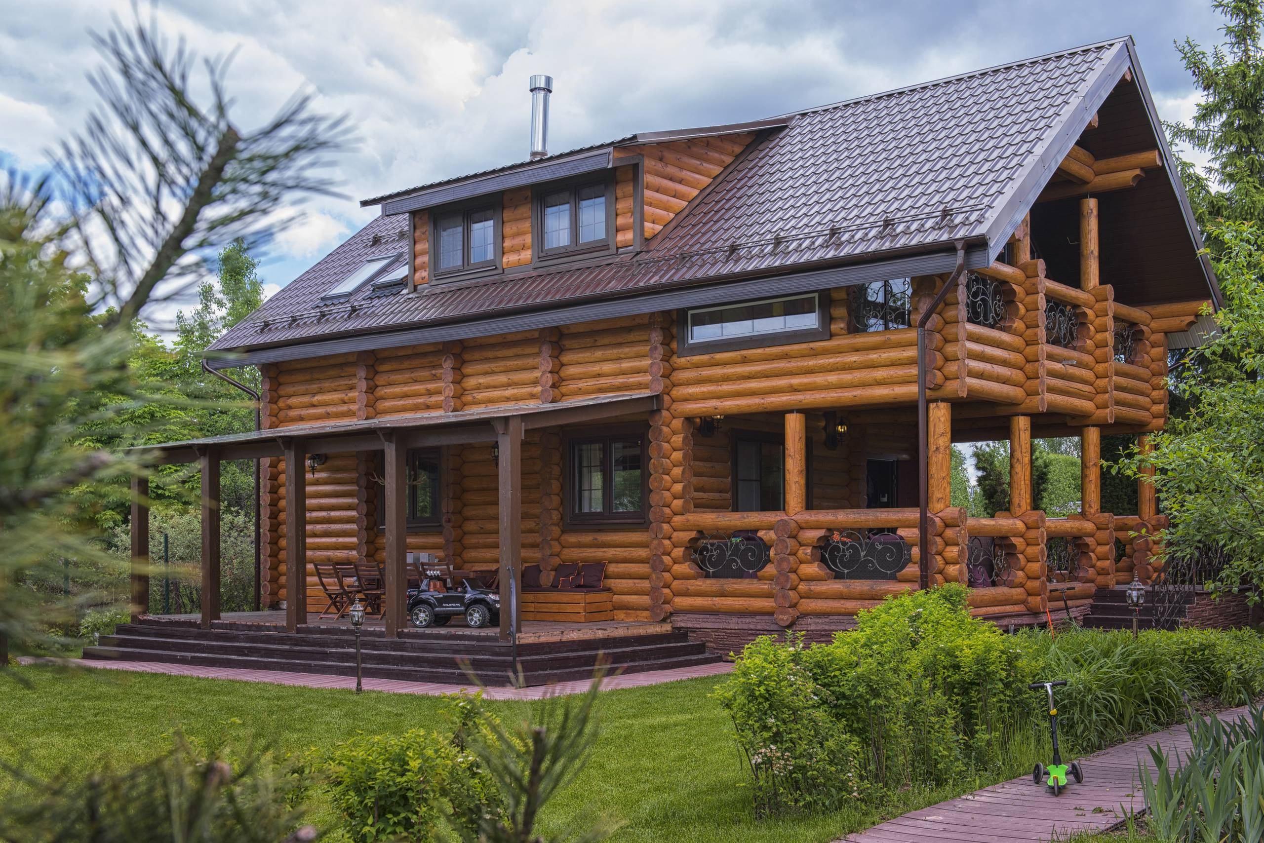 В гостях: Сруб с африканскими мотивами под Истрой