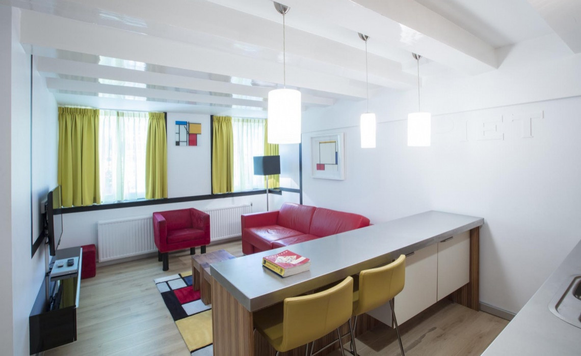 Подсмотрено в отеле: Живопись как центральная тема интерьера