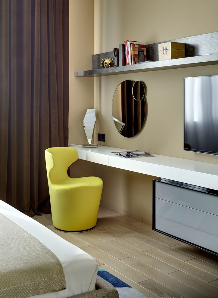 Houzz тур: Современный интерьер с авторской мебелью