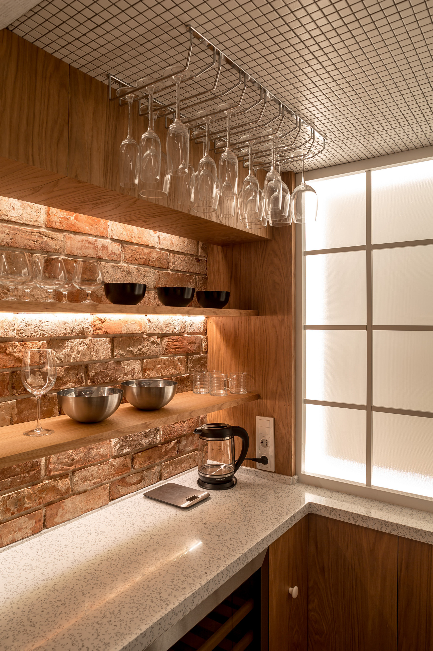 Проект недели: Лофт-подвал с камином и музыкальной сценой