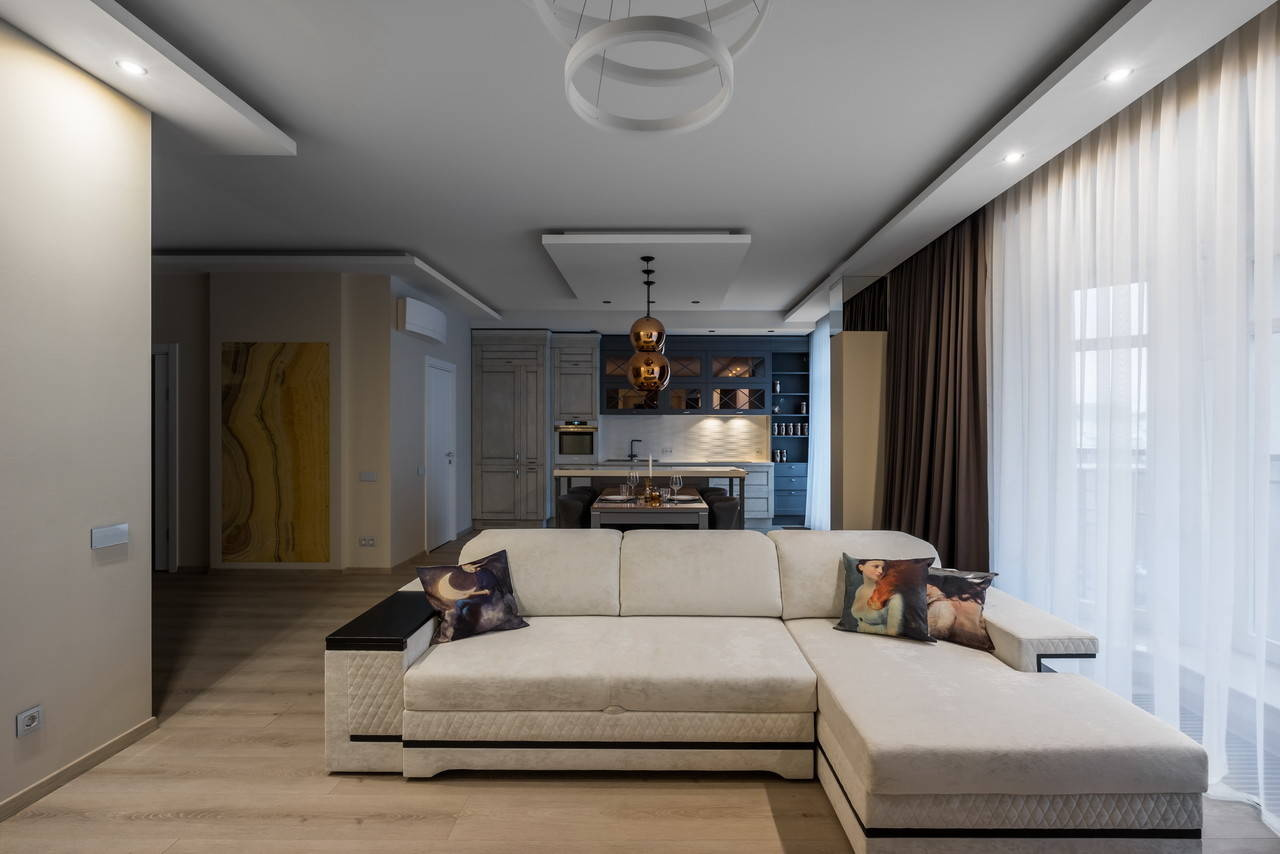 Houzz тур: Оникс, медь и зеркала в центре Петербурга