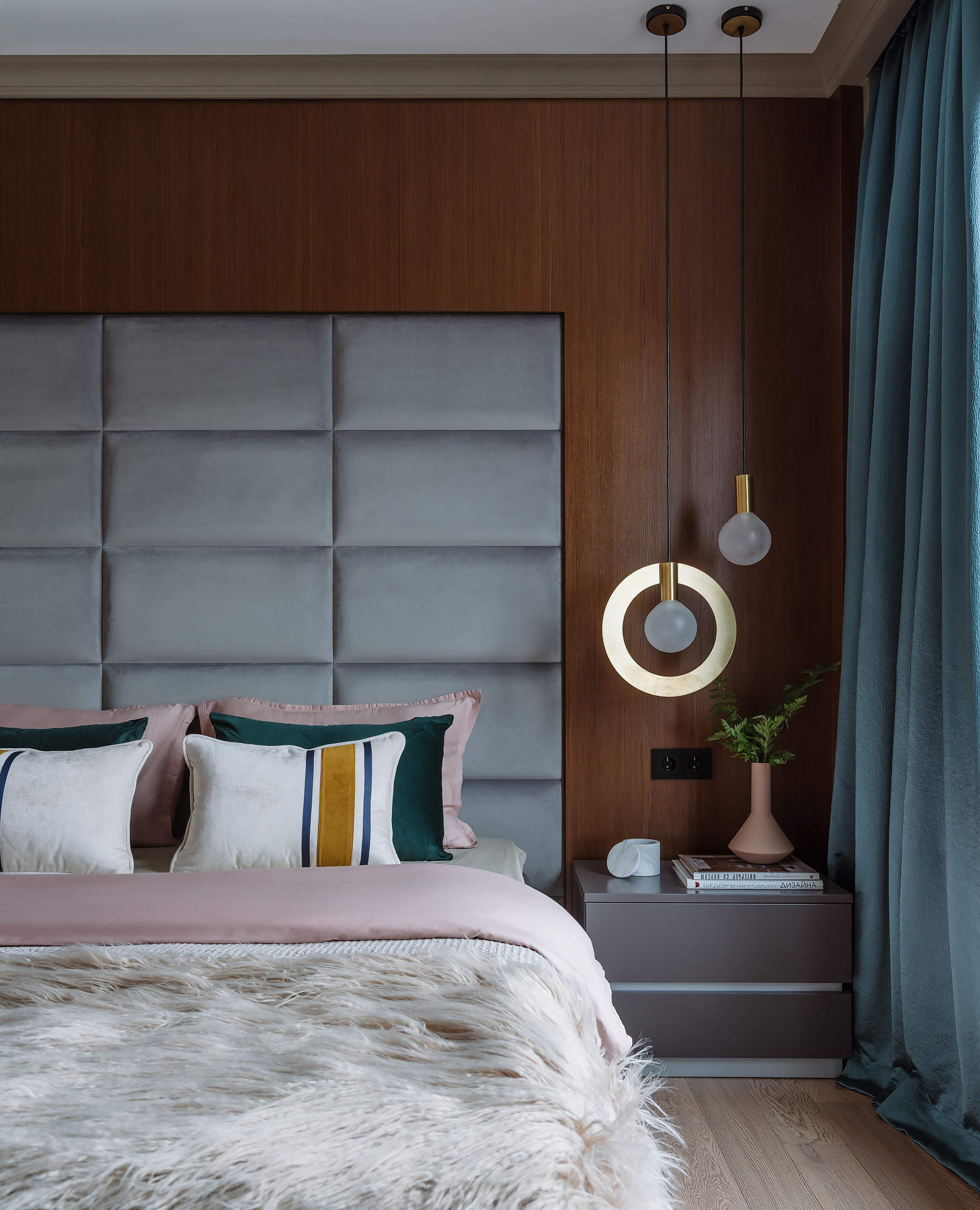 Houzz тур: Квартира с изумрудным диваном