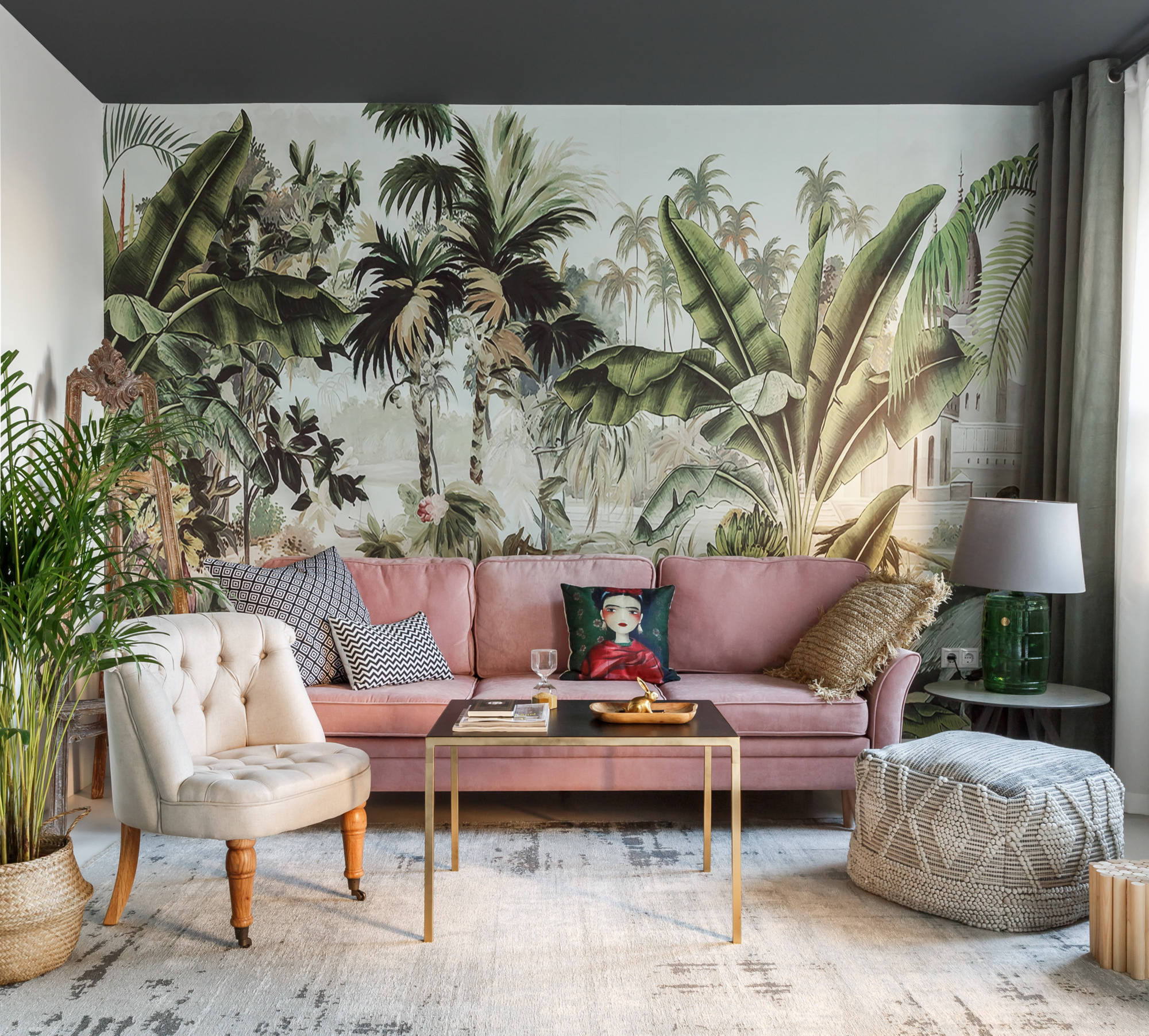 Дизайн-дебаты: Когда стоит сделать потолок цветным