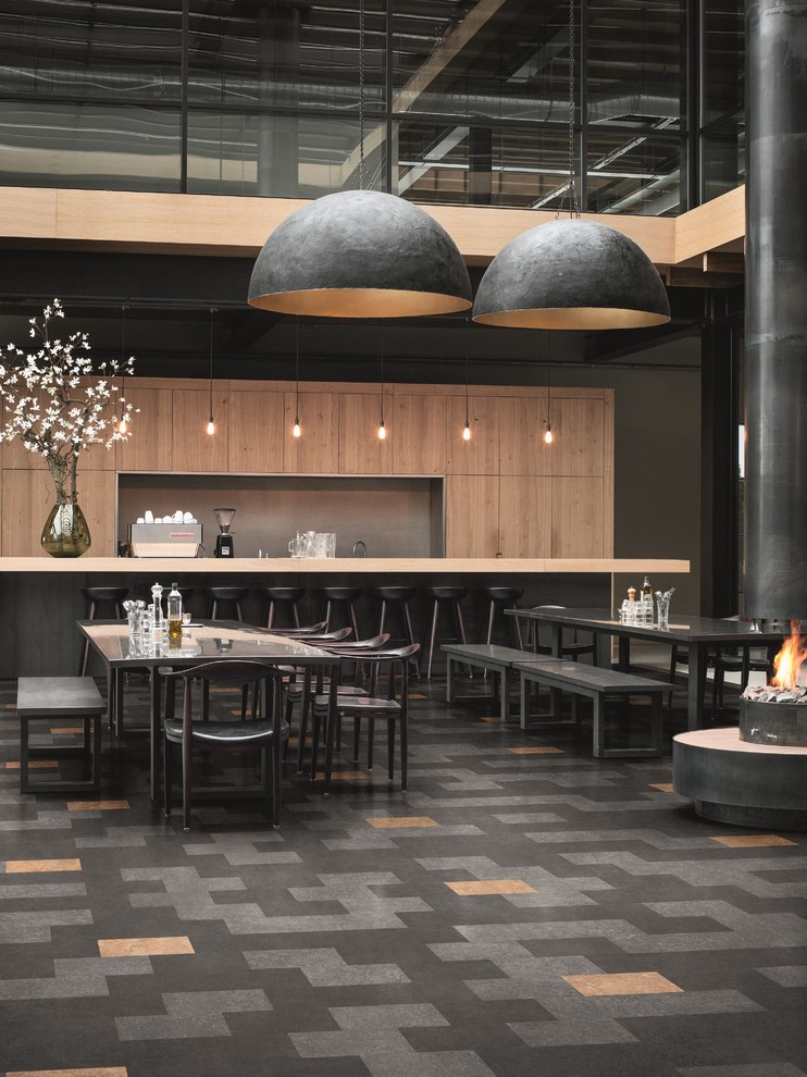 Портрет: Как делают мармолеум на фабрике в Нидерландах