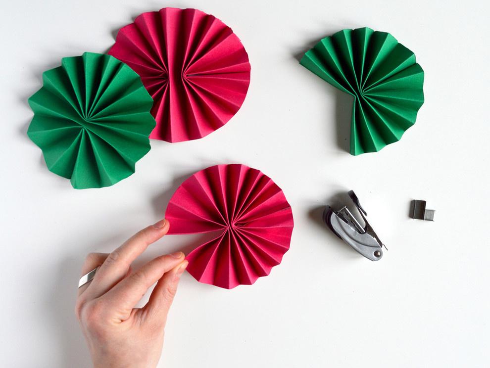 Фотоохота: Снежинки из бумаги и других подручных материалов