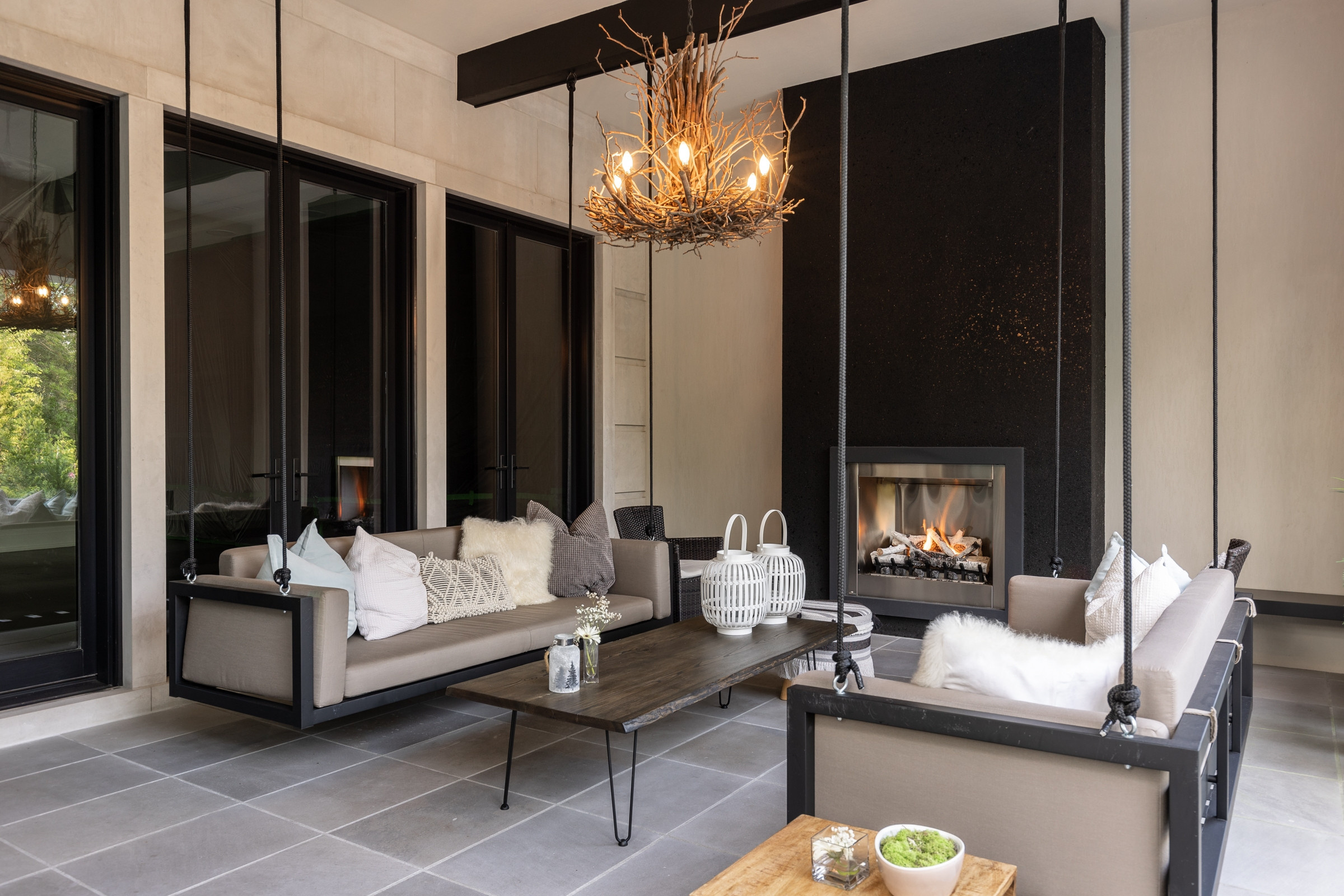 Вопрос: Как защитить стену за печью или камином