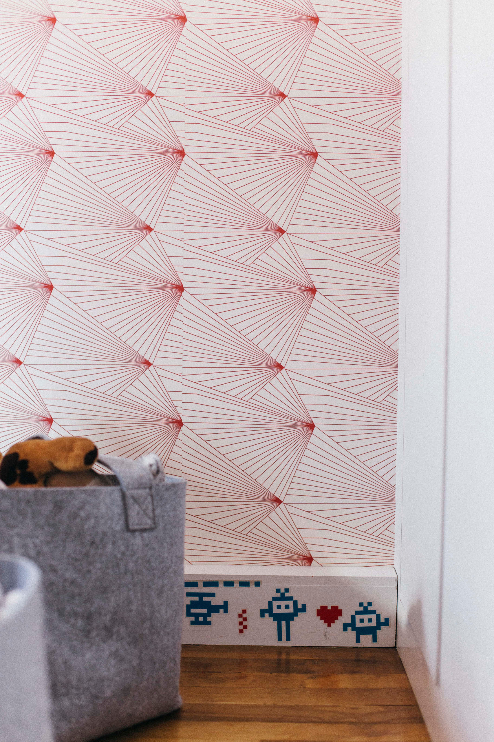 Прием: Обои с монохромным рисунком