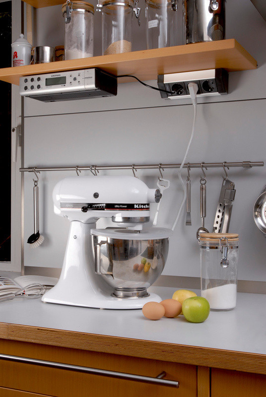 Кухня: Как высоко располагать розетки на кухне [и какие]